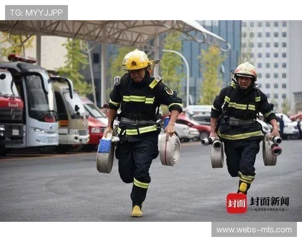 武警广西总队比武赛单杠引体向上双杠臂屈伸等多项体能课目全力角逐