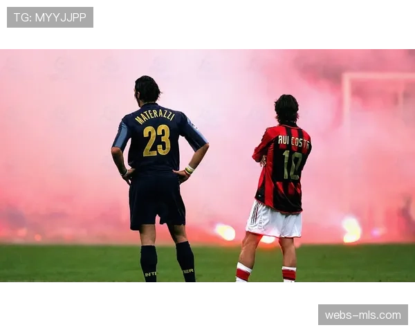 国米球迷投掷烟雾弹意外爆炸,失去三根手指 国米球迷投掷烟雾弹意外爆炸,失去三根手指