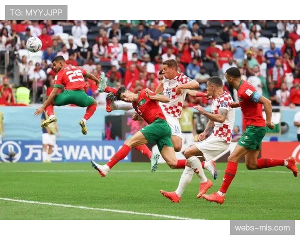 冲刺对决!XC世界杯最后两百米,三人几乎同时压线 冲刺对决!XC世界杯最后两百米,三人几乎同时压线